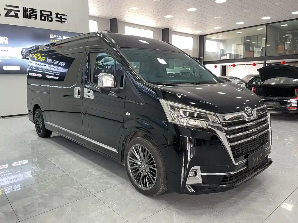 Toyota Hiace 2024 — фото 3