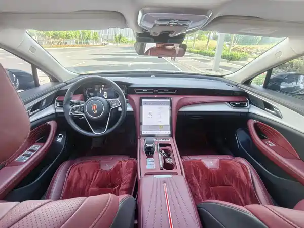 Hongqi H5 2025