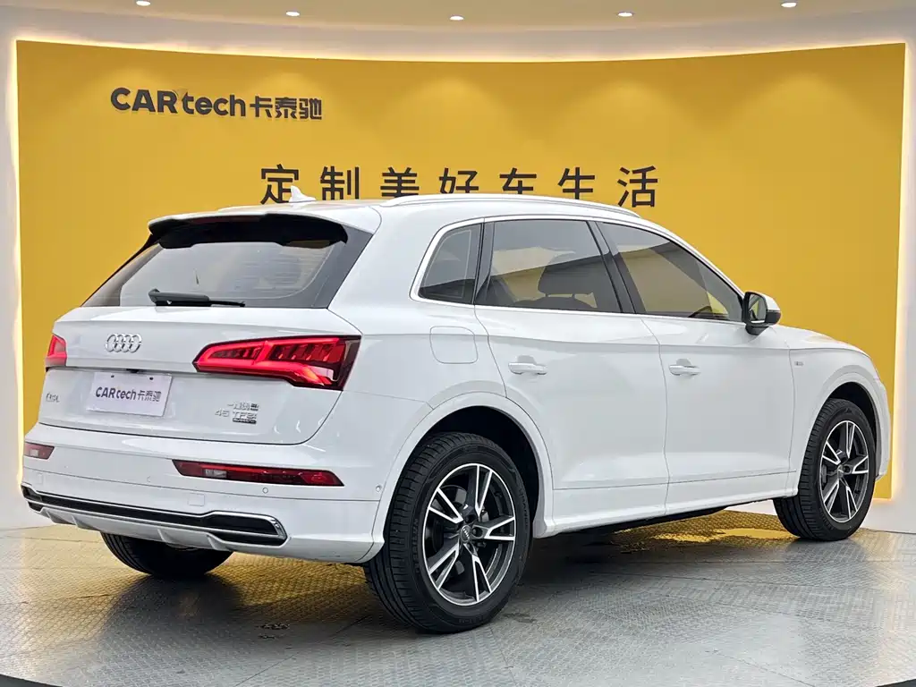 Audi Q5L 2021 — фото 33