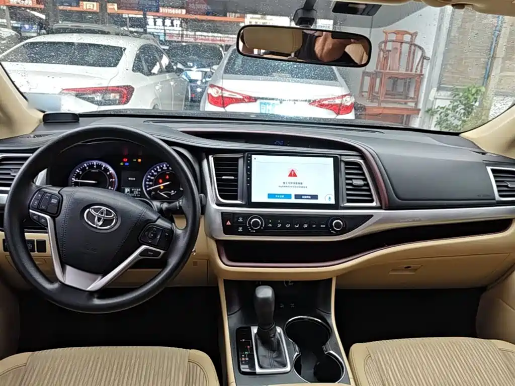Toyota Highlander 2016 — фото 10