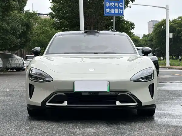 Xiaomi SU7 2024