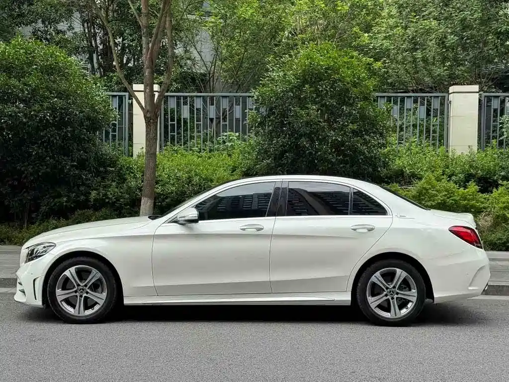 Mercedes-Benz C-Class 2019 — фото 3