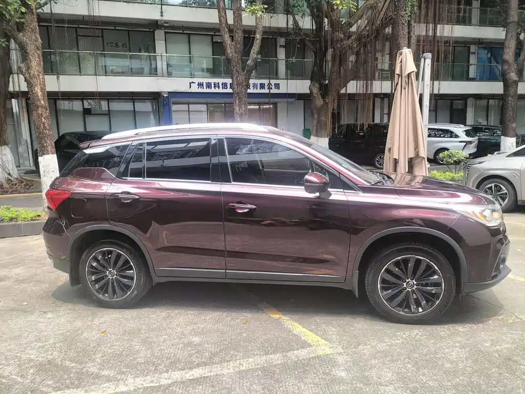 GAC Motor Trumpchi GS4 2018 — фото 4