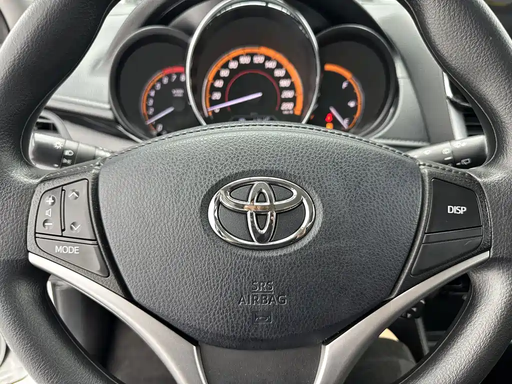Toyota Yaris L 2023 — фото 14