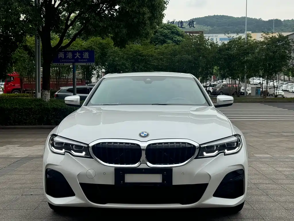 BMW 3 Series 2019 — фото 2