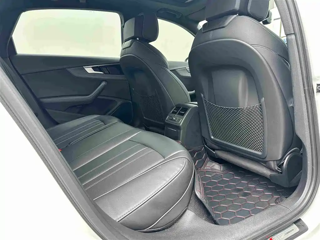 Audi A4L 2023