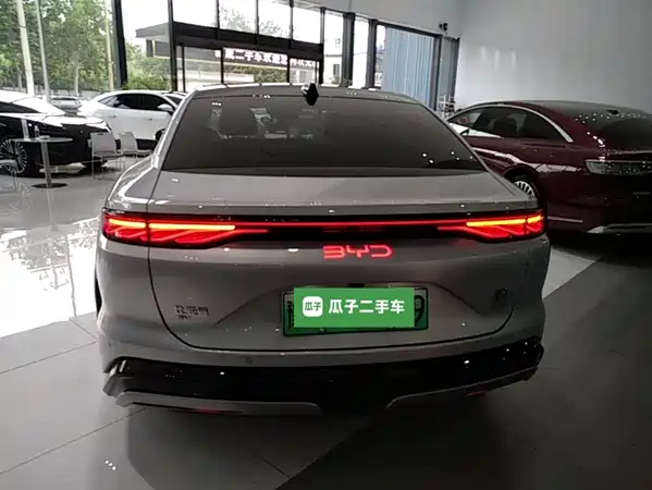 BYD Han L 2025