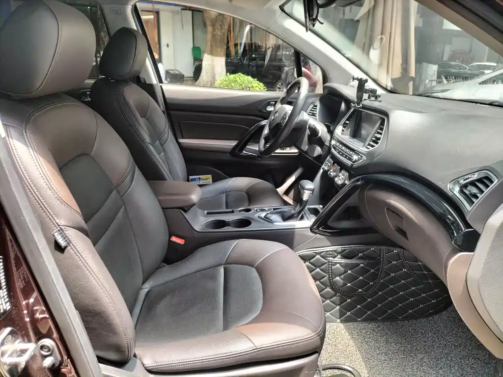 GAC Motor Trumpchi GS4 2018 — фото 12