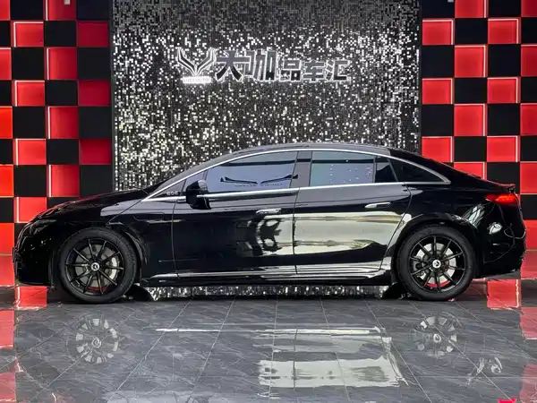 Mercedes-Benz EQE 2024
