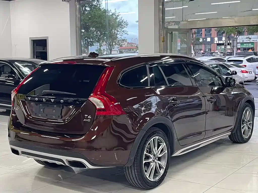 Volvo V60 2016 — фото 6
