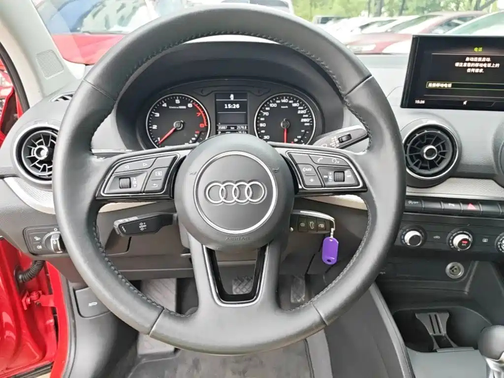Audi Q2L 2020 — фото 11