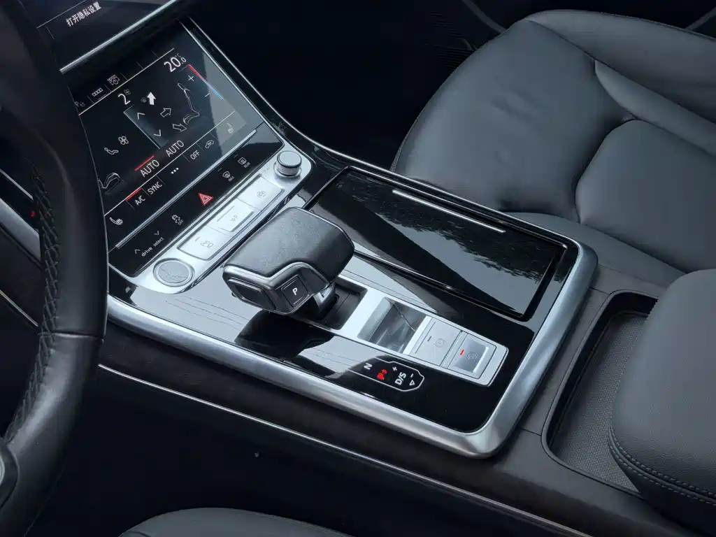 Audi Q8 2021 — фото 15