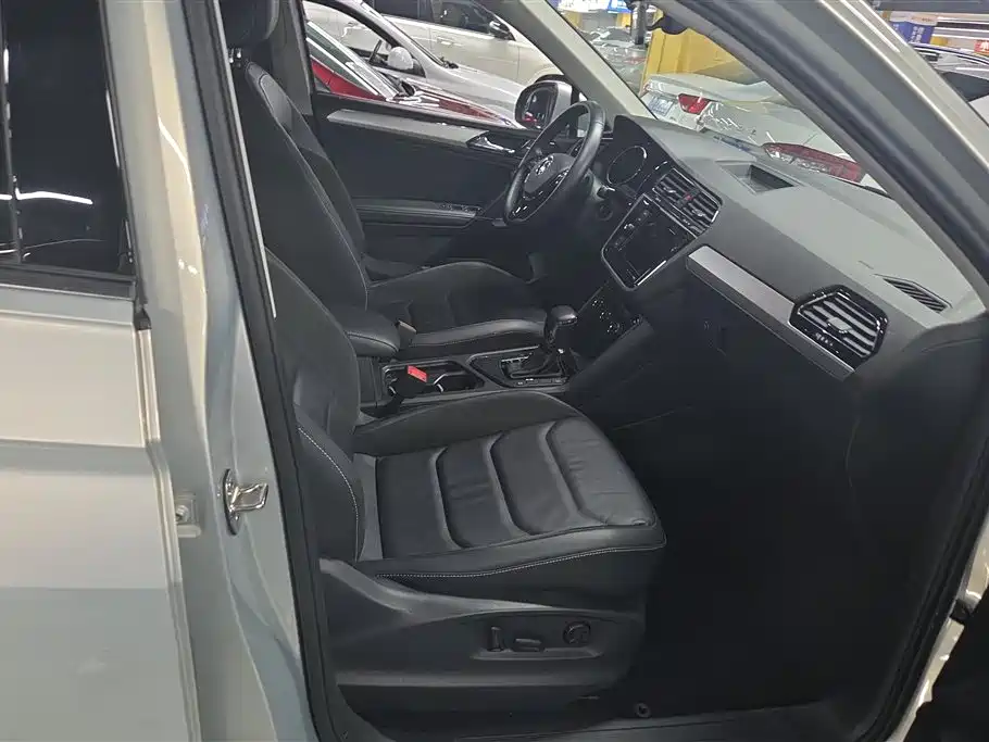 Volkswagen Tiguan L 2019 — фото 8