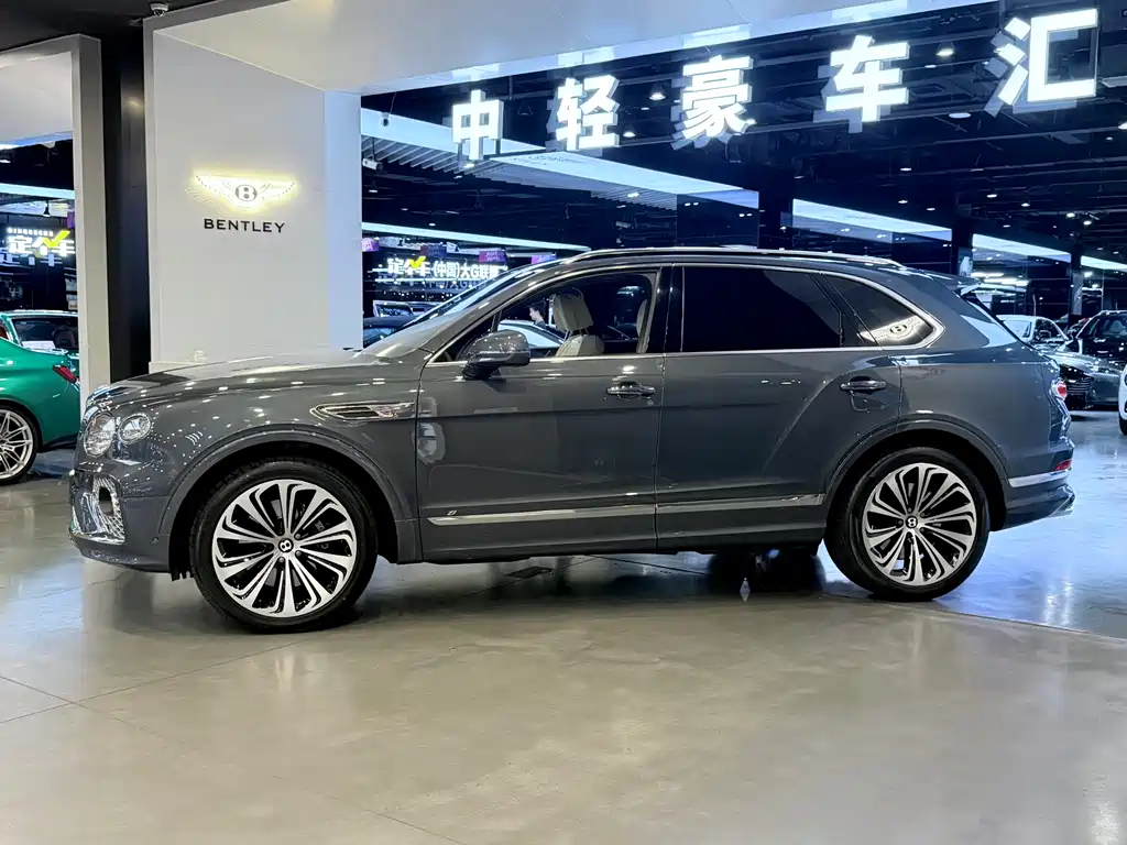 Bentley Bentayga 2021 — фото 6