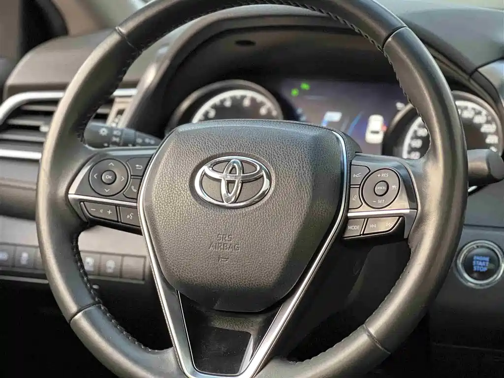 Toyota Camry 2020 — фото 13