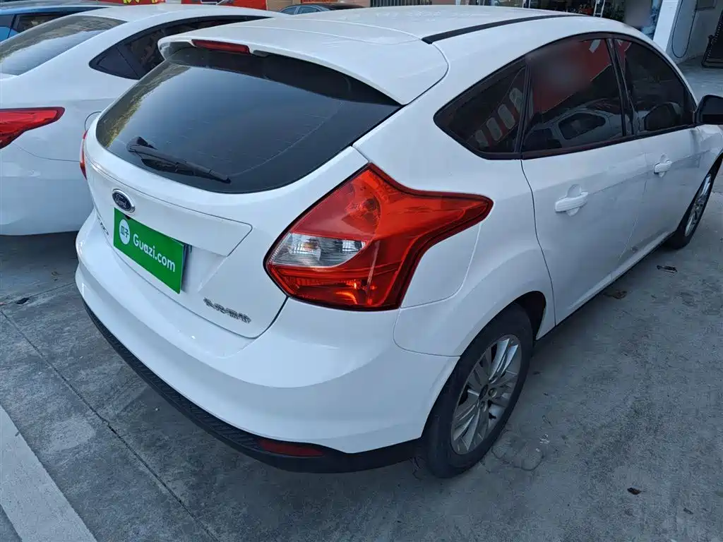 Ford Focus 2015 — фото 5
