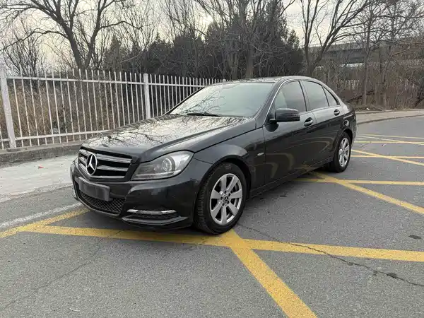 Mercedes-Benz C-Class 2011
