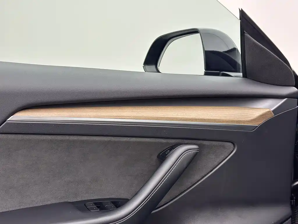 Tesla Model 3 2023 — фото 16