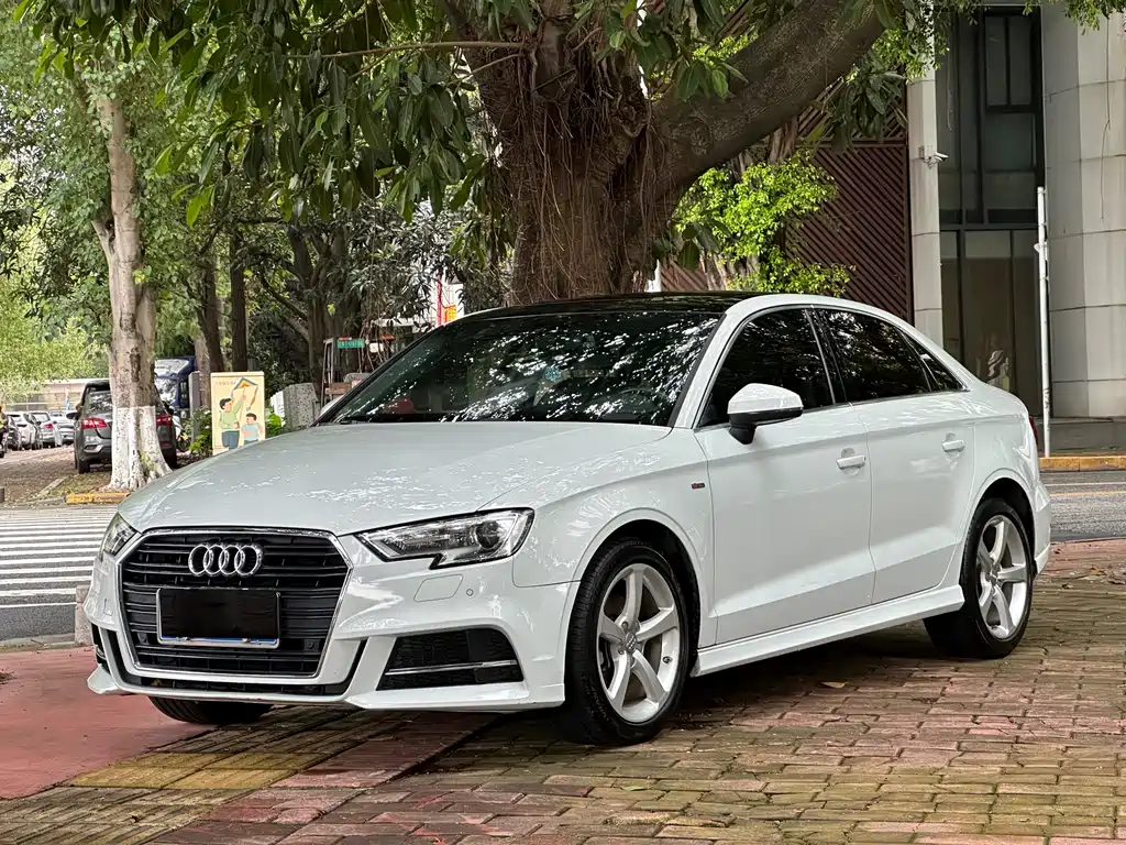 Audi A3 2017 — фото 1