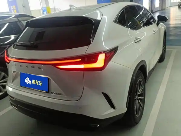 Lexus NX 2024