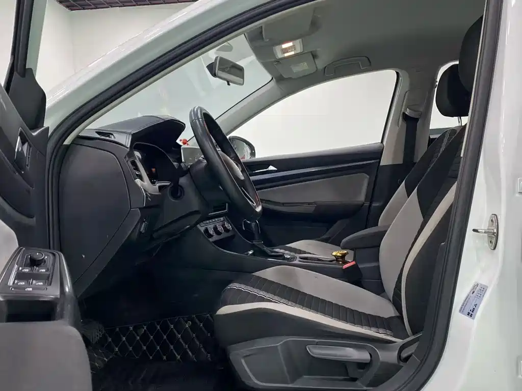 Volkswagen Bora 2023
