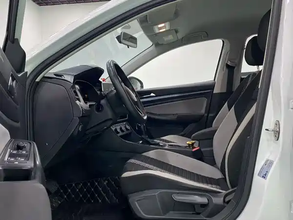 Volkswagen Bora 2023