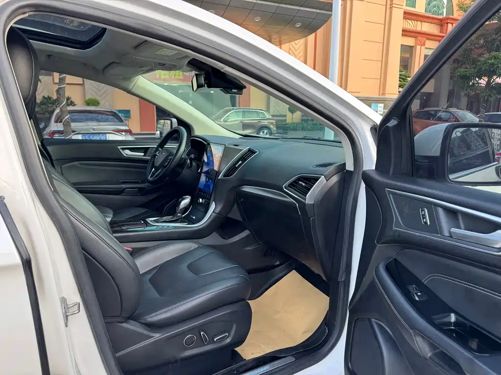 Ford Edge 2016 — фото 11