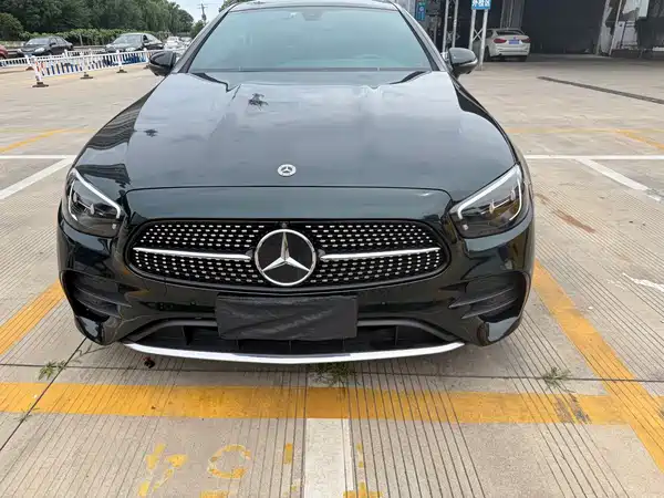 Mercedes-Benz E-Class 2024