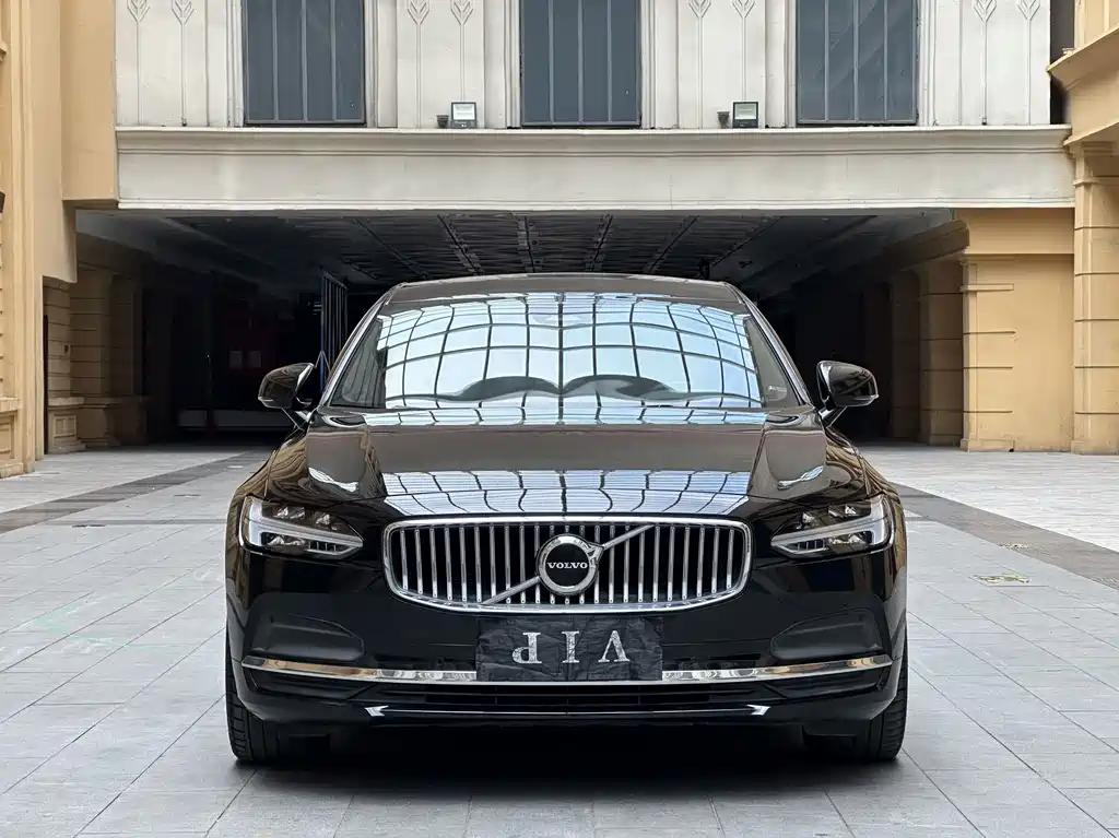 Volvo S90 2024 — фото 1