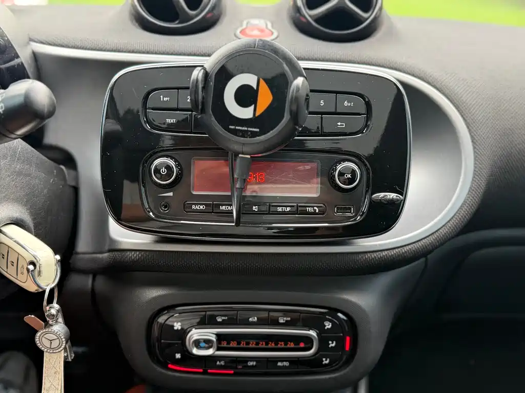 smart Fortwo 2016 — фото 12