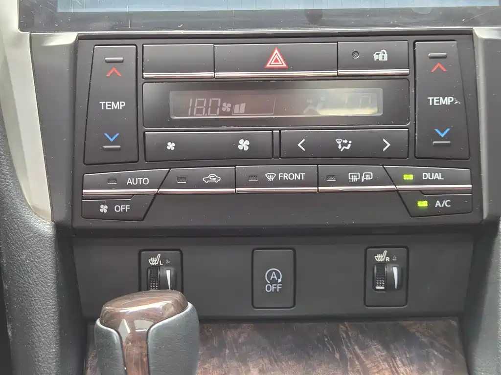 Toyota Camry 2016 — фото 12