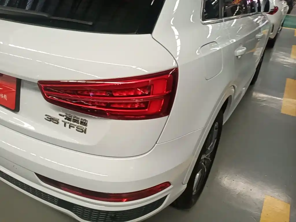 Audi Q3 2018 — фото 8