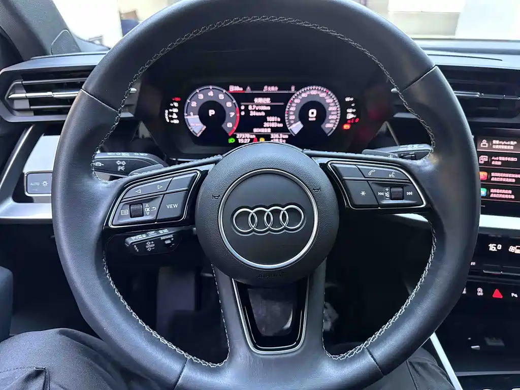 Audi A3 2023 — фото 11