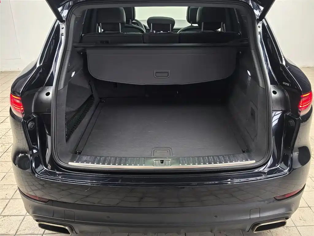 Porsche Cayenne 2018 — фото 18