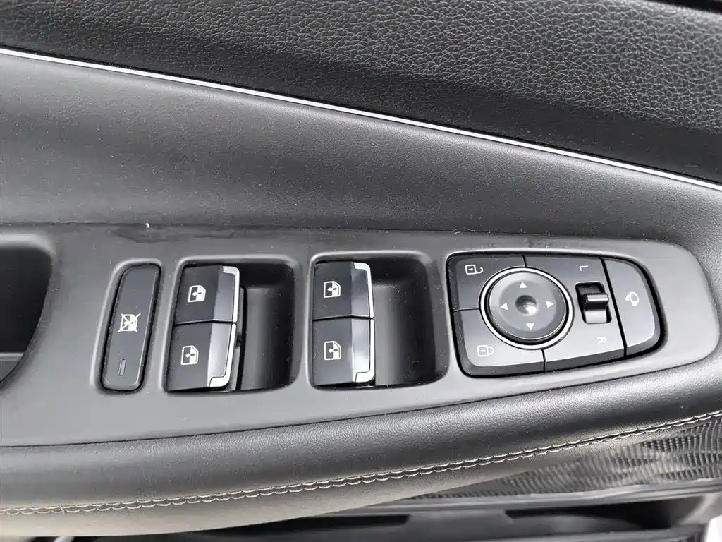 Hyundai Santa Fe 2020 — фото 9