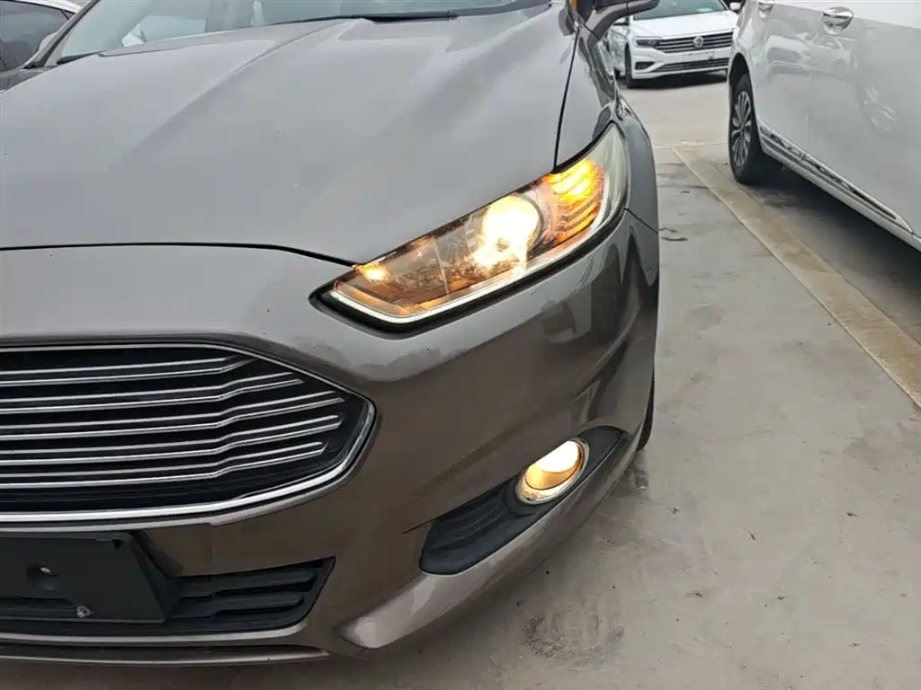 Ford Mondeo 2016 — фото 24