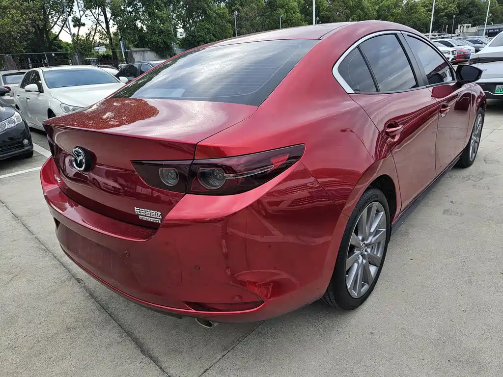 Mazda 3 Axela 2020 — фото 17