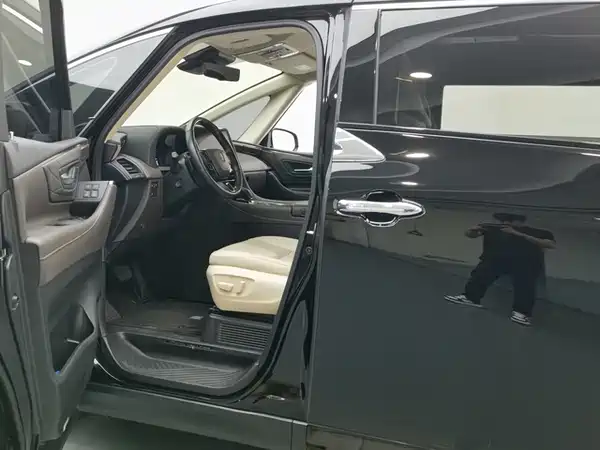 Toyota Vellfire 2023