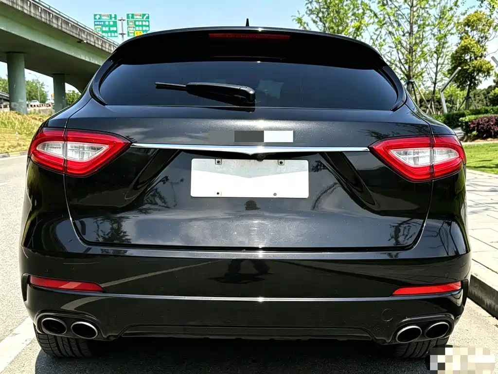 Maserati Levante 2016 — фото 11