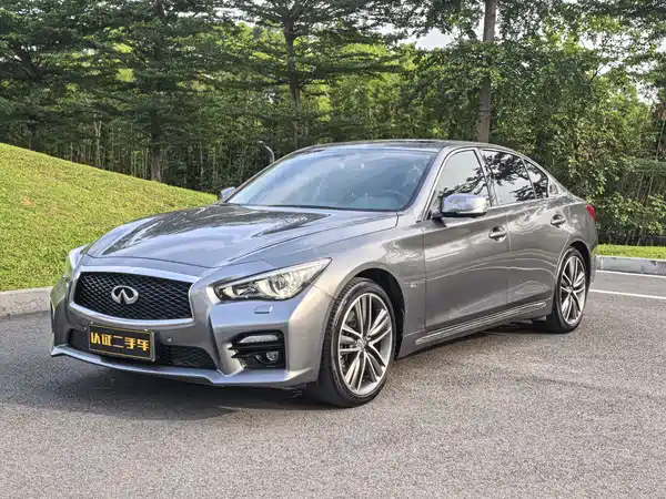 Infiniti Q50L 2015