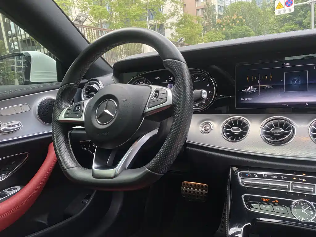 Mercedes-Benz E-Class 2018 — фото 16
