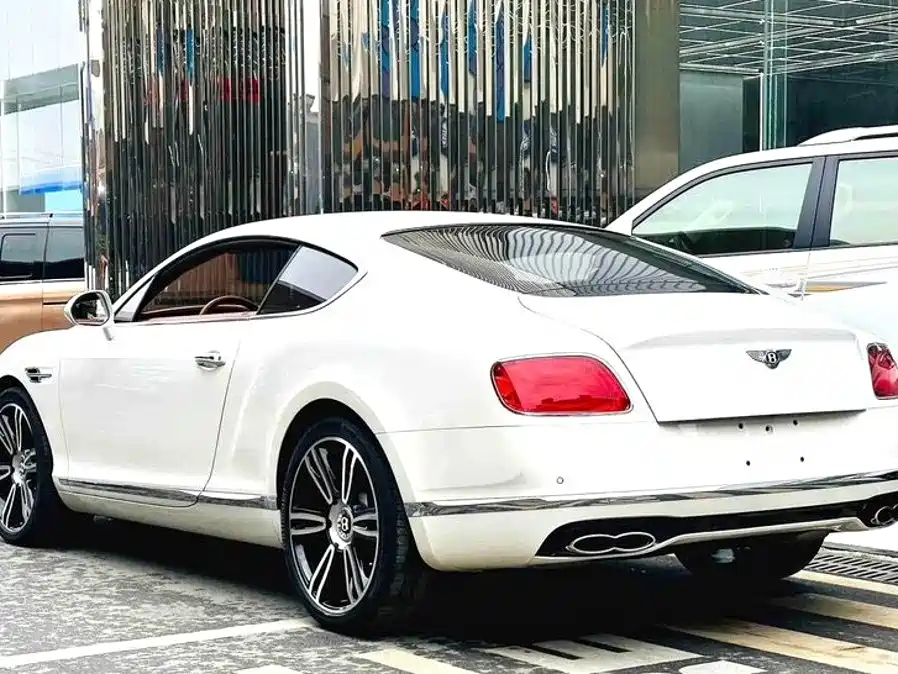 Bentley Continental 2015 — фото 12