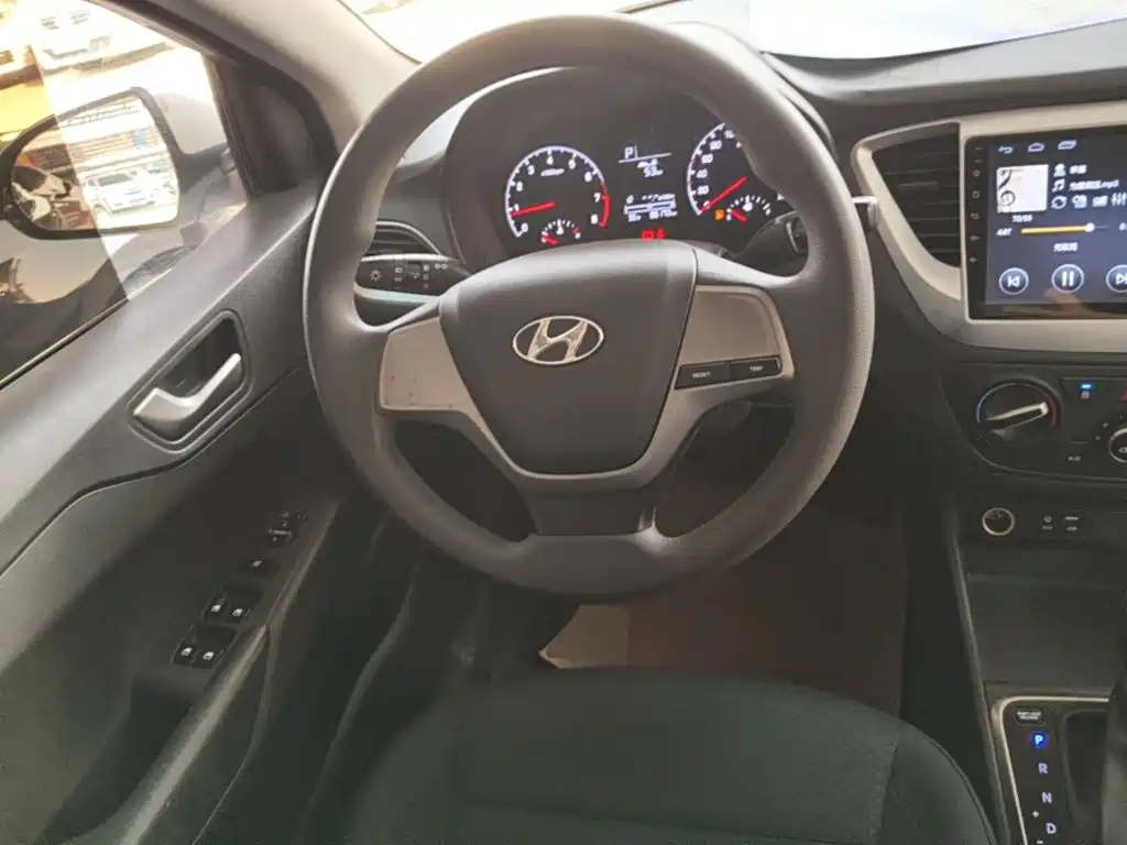 Hyundai Verna 2019 — фото 11