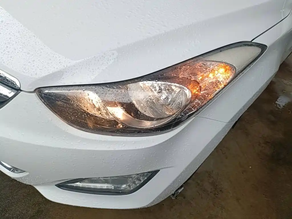 Hyundai Elantra 2016 — фото 24