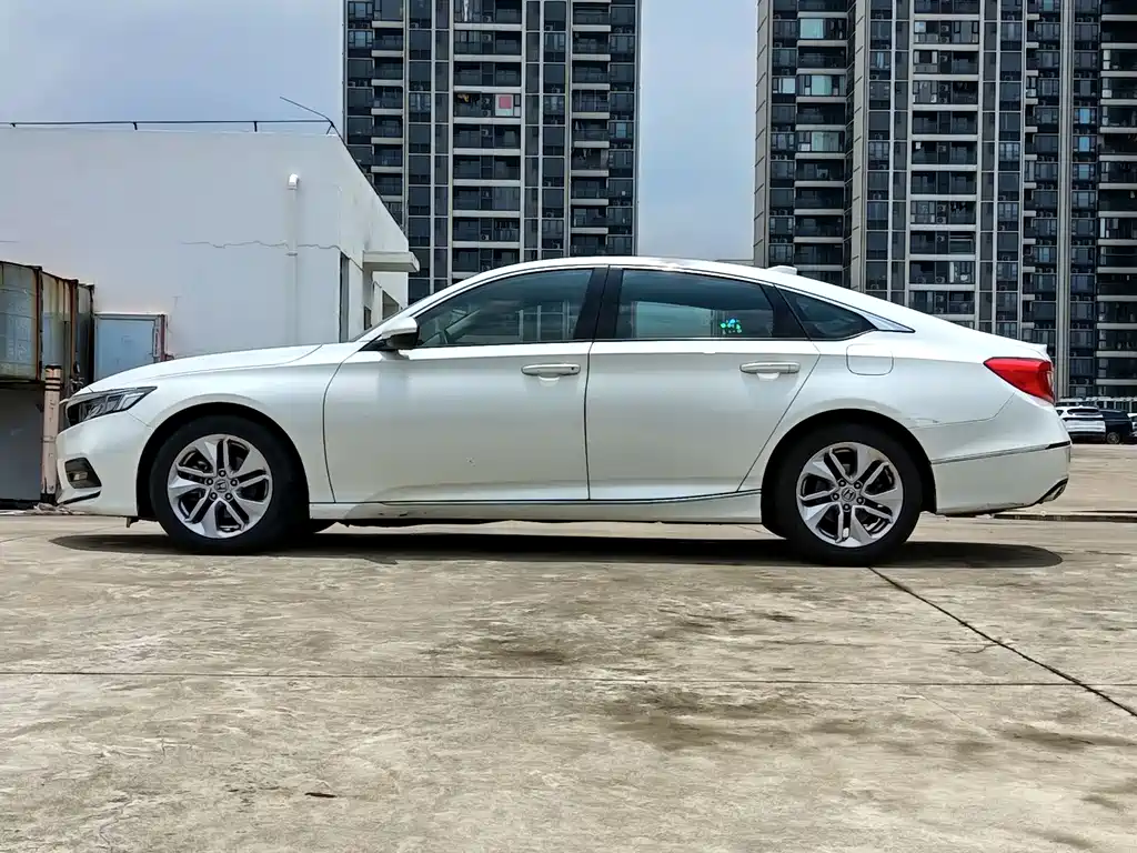 Honda Accord 2019 — фото 9