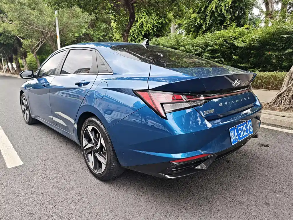 Hyundai Elantra 2021 — фото 14