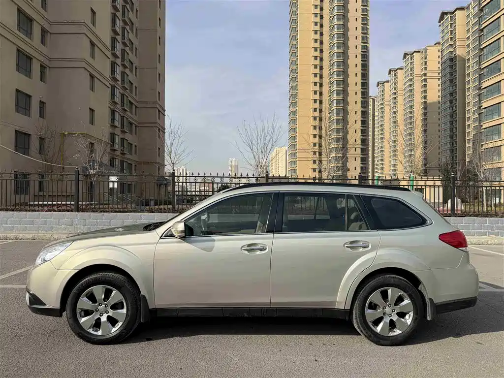 Subaru Outback 2011 — фото 13
