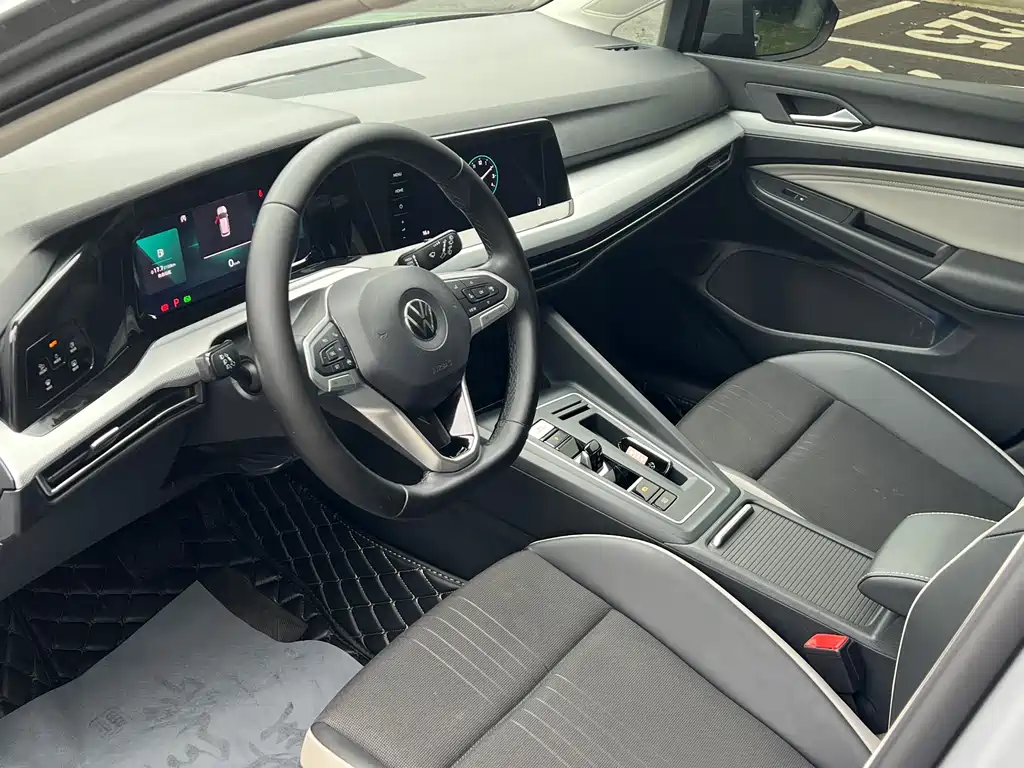 Volkswagen Golf 2021