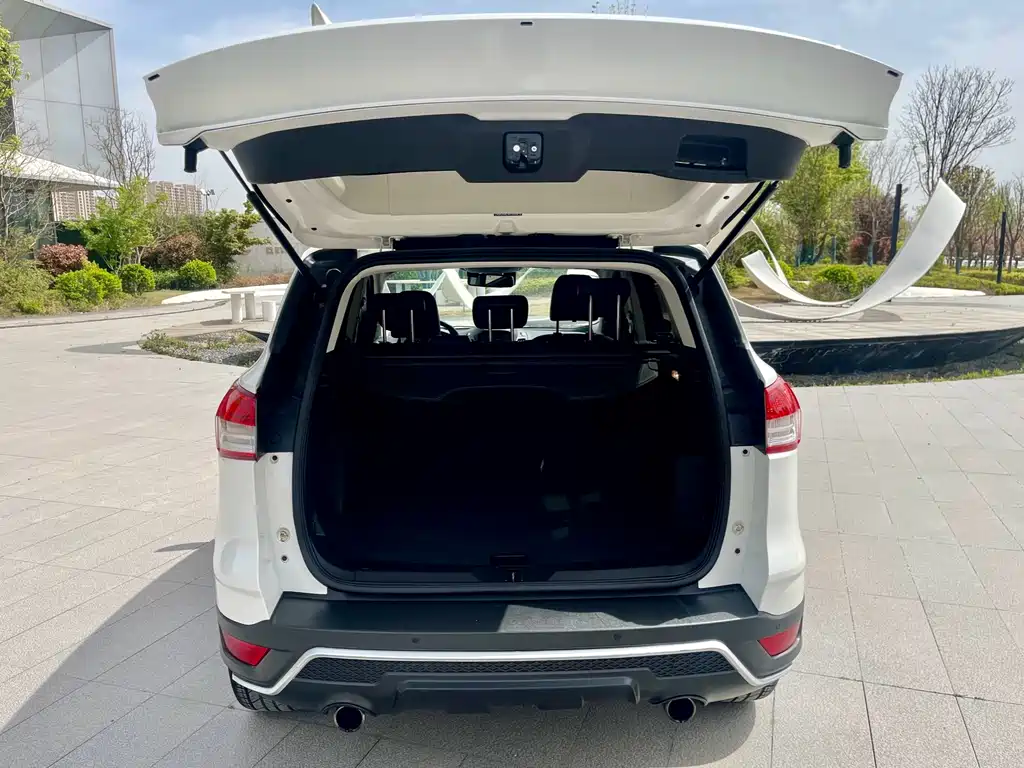 Ford Kuga 2016 — фото 21