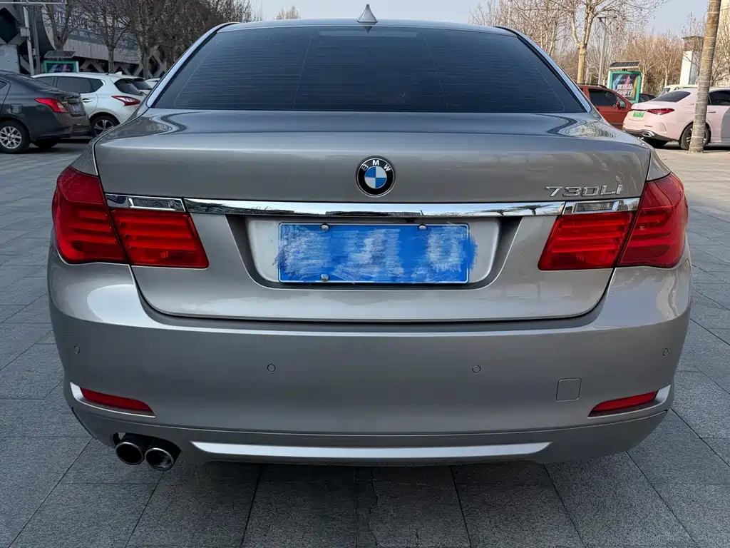 BMW 7 Series 2011 — фото 4